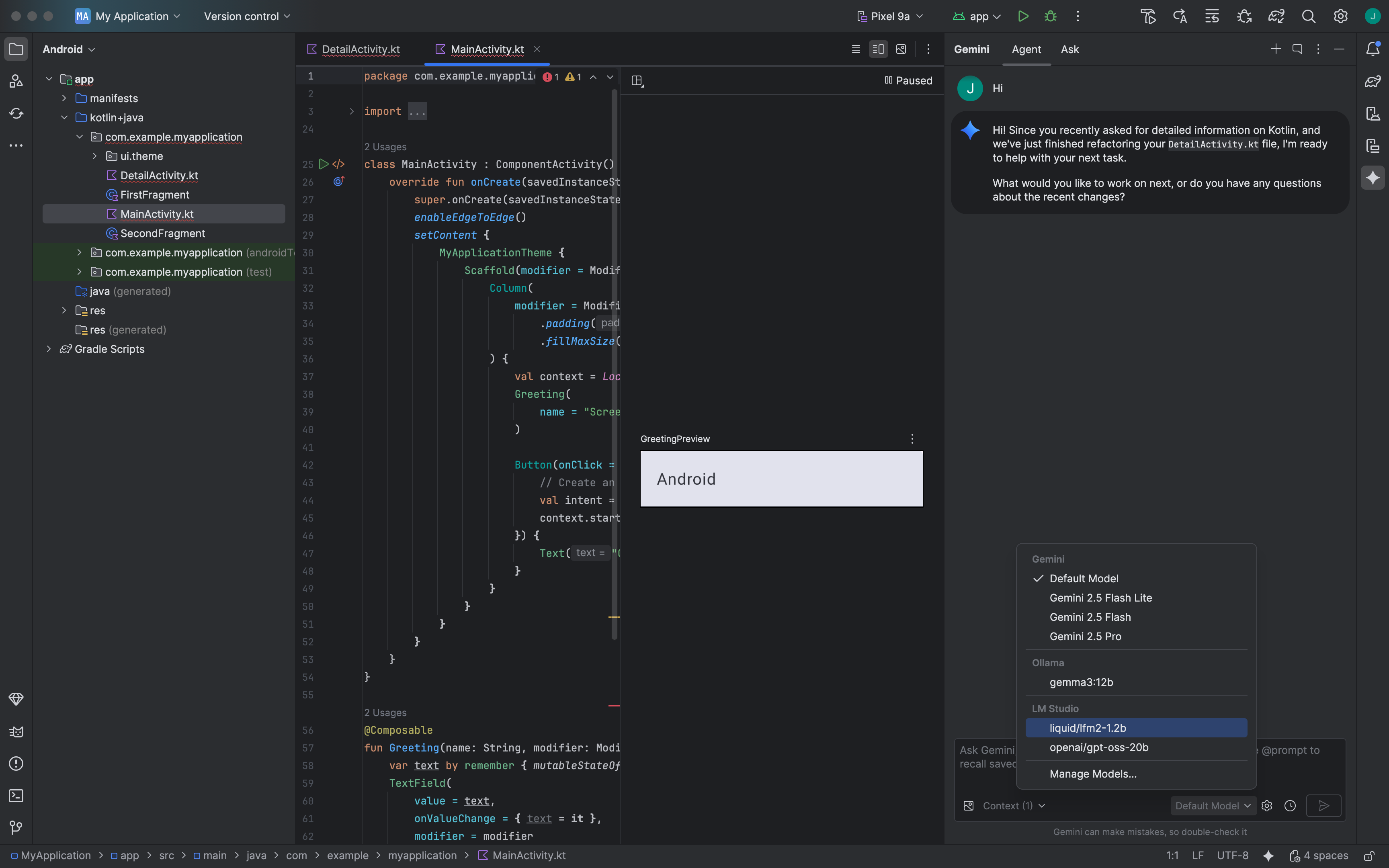 پنجره گپ Android Studio Gemini که انتخابگر مدل را با گزینههایی برای Gemini و یک LLM محلی نشان میدهد.