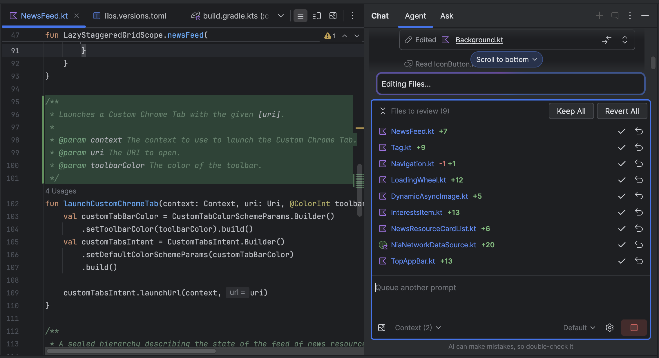 כמה קבצים עם הצעות לעריכה בחלונית הזזה של השינויים.