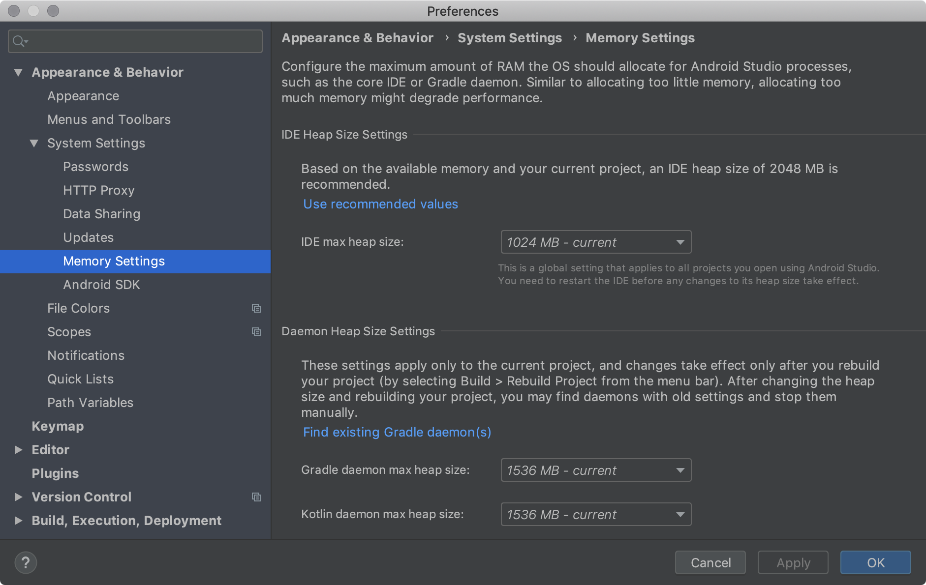 La configuración de memoria, que te permite establecer la cantidad máxima de RAM para los procesos de Android Studio.