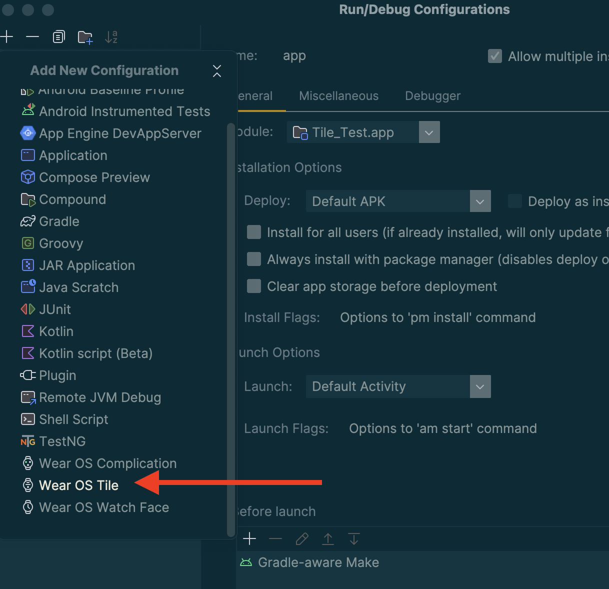 Captura de pantalla con una flecha roja que apunta a la opción de configuración "Wear OS Tile".